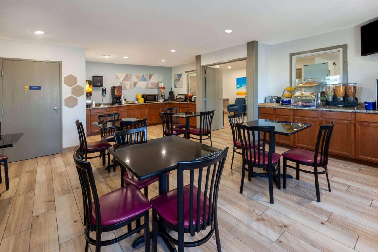 Days By Wyndham Racine/sturtevant Hotel 2*