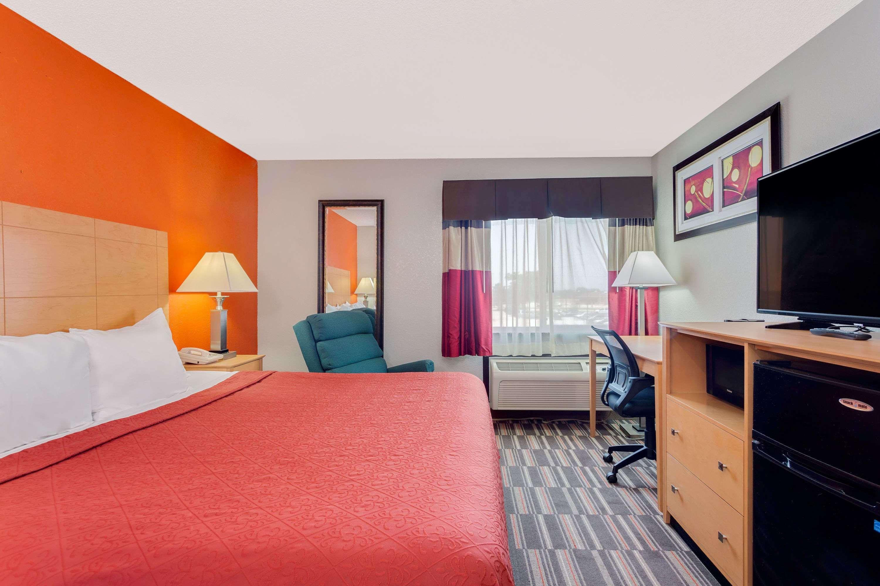 Days By Wyndham Racine/sturtevant 2*