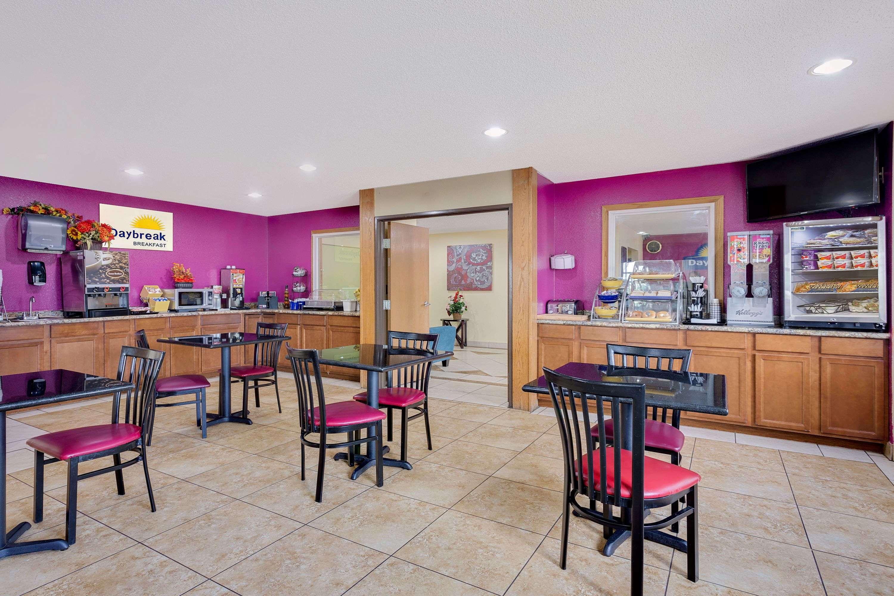Days By Wyndham Racine/sturtevant 2*